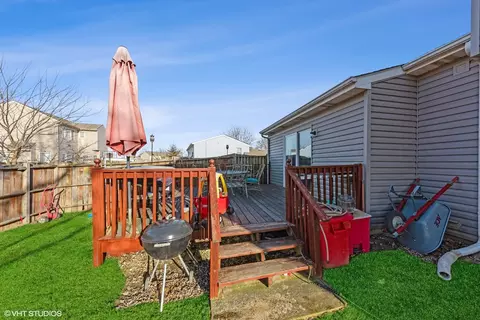 Exterior - 3711 Willow Crest Dr, Zion, IL 60099 photo 4 of 4