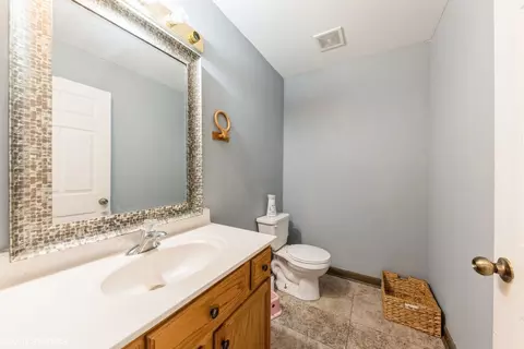 Bath - 3711 Willow Crest Dr, Zion, IL 60099 photo 1 of 3