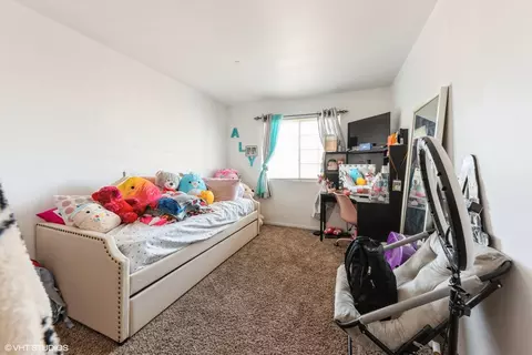Bedroom - 3711 Willow Crest Dr, Zion, IL 60099 photo 2 of 3