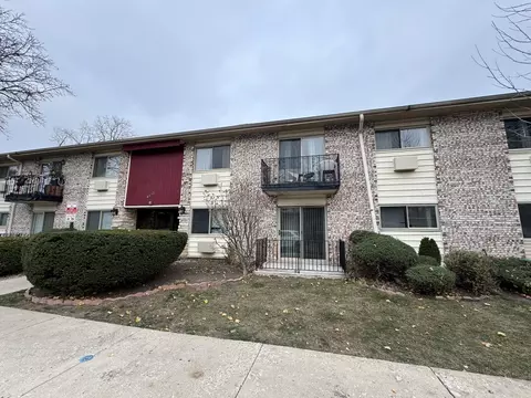 8995 Kennedy Dr #1E, Des Plaines, IL 60016