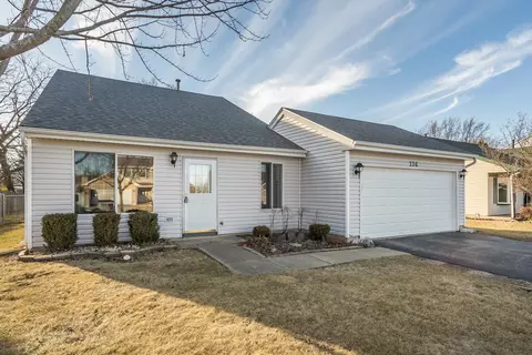114 Southwood Cir, Streamwood, IL 60107