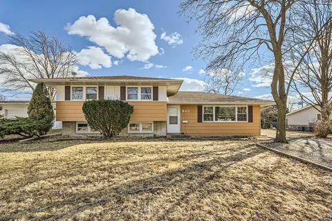 925 Putnam Dr, Lockport, IL 60441