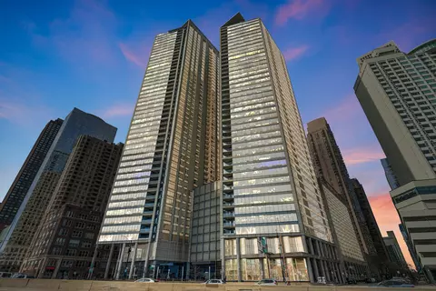 600 N Lake Shore Dr #2711, Chicago, IL 60611