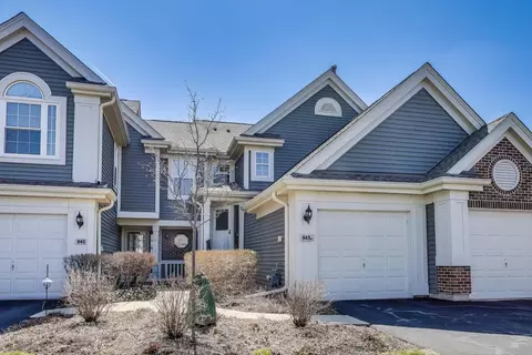 945 Little Falls Ct # A, Elk Grove Village, IL 60007