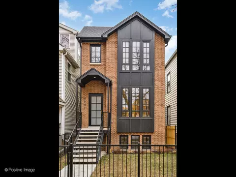 2907 W Dickens Ave, Chicago, IL 60647