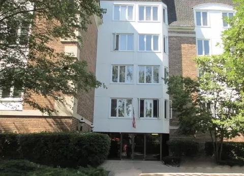 225 Lake Blvd #513, Buffalo Grove, IL 60089