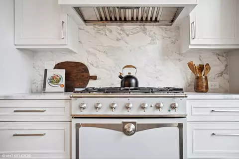 Kitchen - 159 E Walton Pl #16E, Chicago, IL 60611 photo 7 of 7
