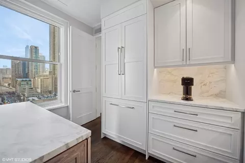 Kitchen - 159 E Walton Pl #16E, Chicago, IL 60611 photo 3 of 7
