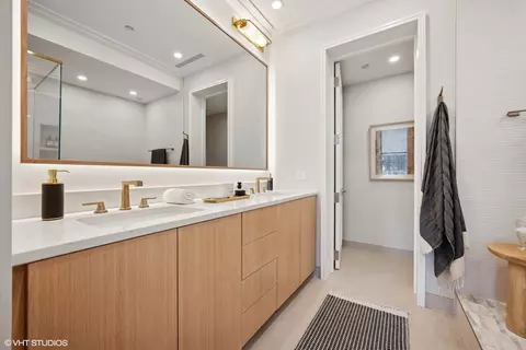 Bath - 159 E Walton Pl #16E, Chicago, IL 60611 photo 3 of 6