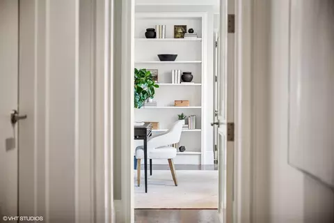 Entry Way - 159 E Walton Pl #16E, Chicago, IL 60611 photo 4 of 7