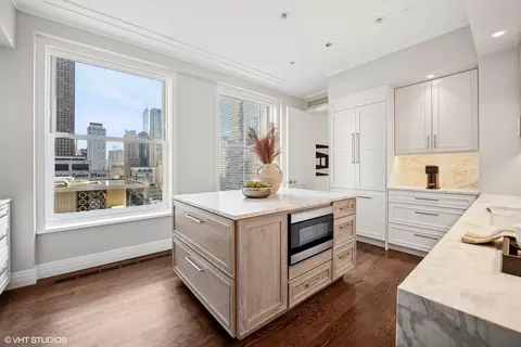 Kitchen - 159 E Walton Pl #16E, Chicago, IL 60611 photo 4 of 7