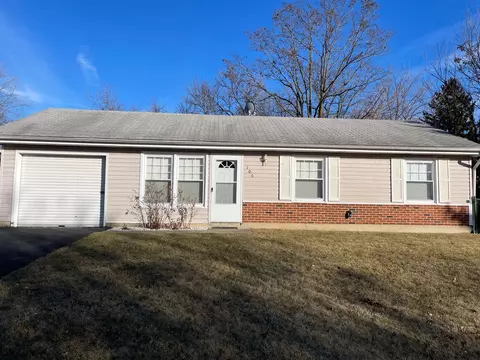 106 Davis Ct, Bolingbrook, IL 60440