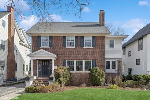 314 17th St, Wilmette, IL 60091