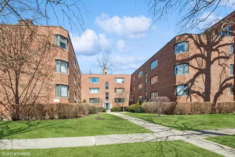 2613 Central St #1, Evanston, IL 60201