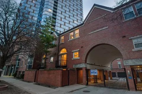 5230 S Cornell Ave #I, Chicago, IL 60615
