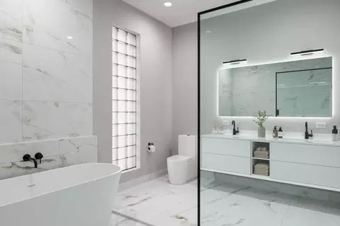 Bath - 2248 W North Ave #PH-4, Chicago, IL 60647 photo 3 of 4