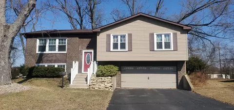 2916 Brentwood Ct, Woodridge, IL 60517