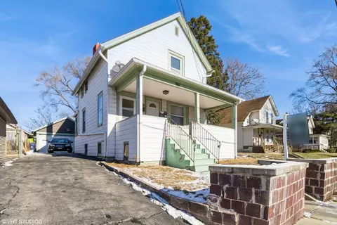 360 Hastings St, Elgin, IL 60120
