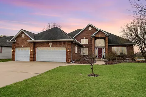 332 Kingsbury Dr, Dekalb, IL 60115