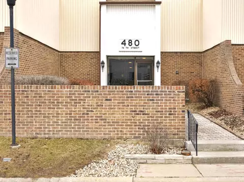 480 74th St #205, Downers Grove, IL 60516