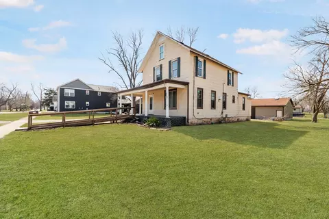 716 Locust St, Minonk, IL 61760 photo 3