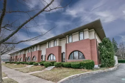 3630 Harlem Ave, Riverside, IL 60546