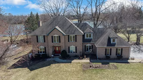 2221 Harrow Gate Dr, Inverness, IL 60010