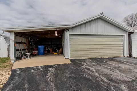 Exterior - 124 E 4th St, Wyanet, IL 61379 photo 2 of 4