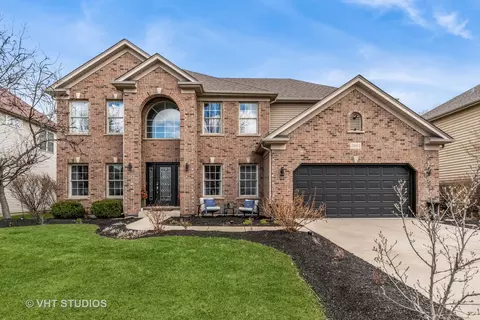 3905 Highknob Cir, Naperville, IL 60564