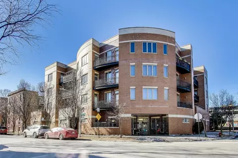 4150 N Kenmore Ave #205, Chicago, IL 60613