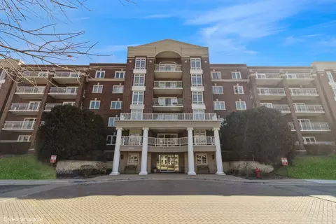 7041 W Touhy Ave #604, Niles, IL 60714
