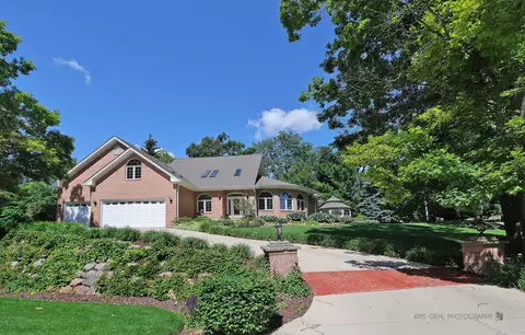 7217 Viscaya Dr, Spring Grove, IL 60081