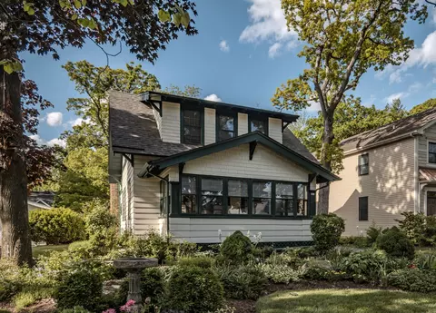 421 Dodson St, Geneva, IL 60134