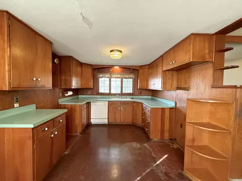 628 E Sangamon Ave, Rantoul, IL 61866 photo 5