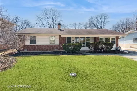 549 Laurel St, Elk Grove Village, IL 60007