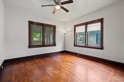 Living - 896 S Myrtle Ave, Kankakee, IL 60901 photo 2 of 2