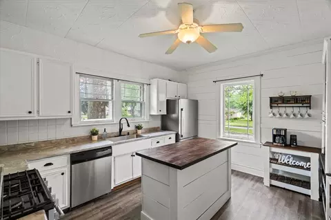 Kitchen - 896 S Myrtle Ave, Kankakee, IL 60901 photo 1 of 3