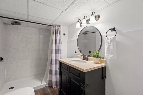 Bath - 896 S Myrtle Ave, Kankakee, IL 60901 photo 4 of 4