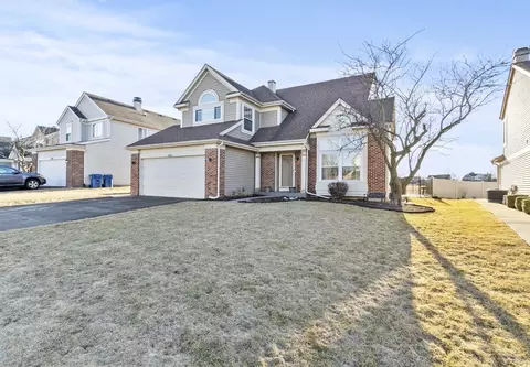 1402 Beaumont Cir, Bartlett, IL 60103
