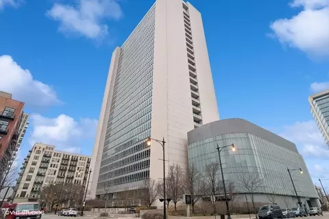 500 W Superior St #2107, Chicago, IL 60654