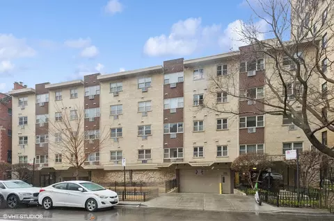420 W Aldine Ave #330, Chicago, IL 60657