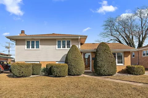10609 Forest Ln, Chicago Ridge, IL 60415