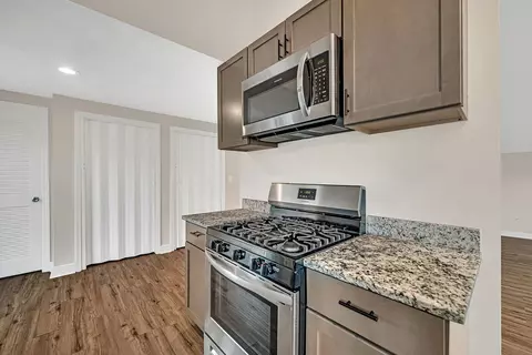 Kitchen - 2021 Post St, Ottawa, IL 61350 photo 3 of 5