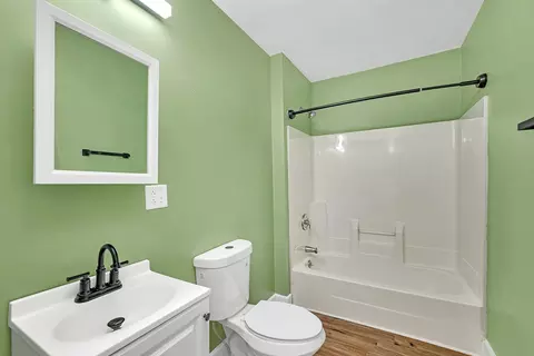 Bath - 2021 Post St, Ottawa, IL 61350 photo 1 of 1