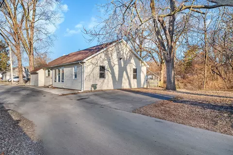 Exterior - 2021 Post St, Ottawa, IL 61350 photo 1 of 6