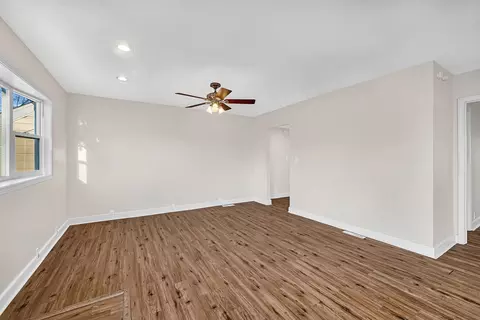 Living - 2021 Post St, Ottawa, IL 61350 photo 4 of 6