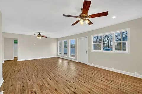 Living - 2021 Post St, Ottawa, IL 61350 photo 1 of 6