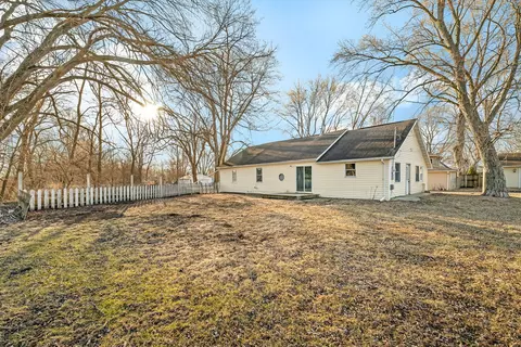 Exterior - 2021 Post St, Ottawa, IL 61350 photo 6 of 6