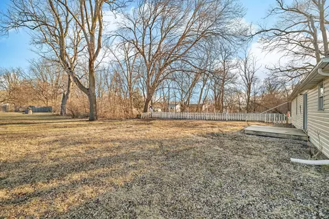 Exterior - 2021 Post St, Ottawa, IL 61350 photo 2 of 6