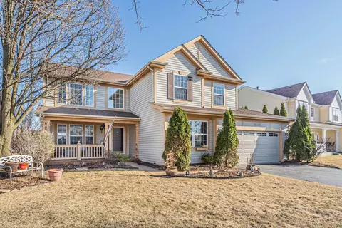 18452 W Springwood Dr, Grayslake, IL 60030